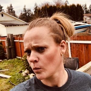 Meet your Posher, Laurie